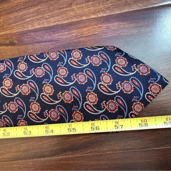 JOS A. BANK Silk Navy Paisley Design Tie Made In Italy - Picture 10 of 10